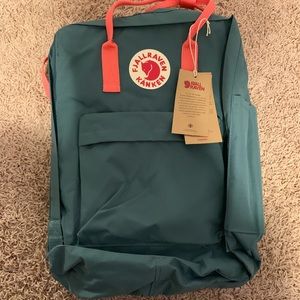 NWT Fjällräven Kanken 20L green and pink backpack